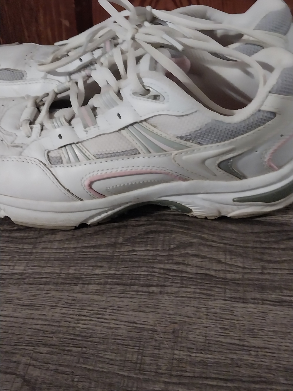 orthaheel White Sneakers with Light Pink Accent - Picture 3 of 4